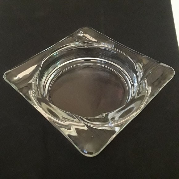 BASIC 4" GLASS ASHTRAY - BARWARE - 4 SLOTS - CLEAR GLASS - Picture 1 of 2